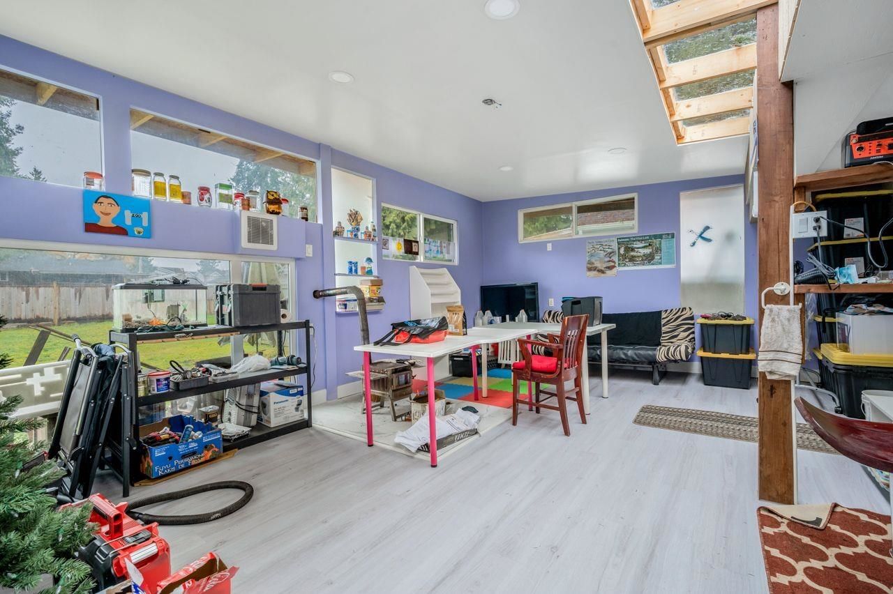 Listing Image 10