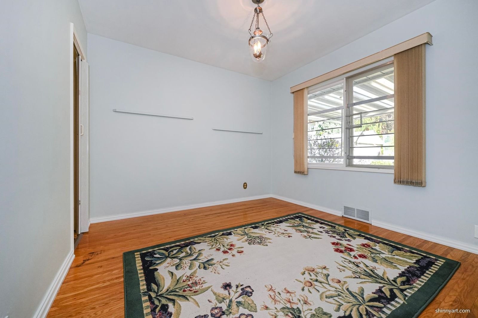 Listing Image 23