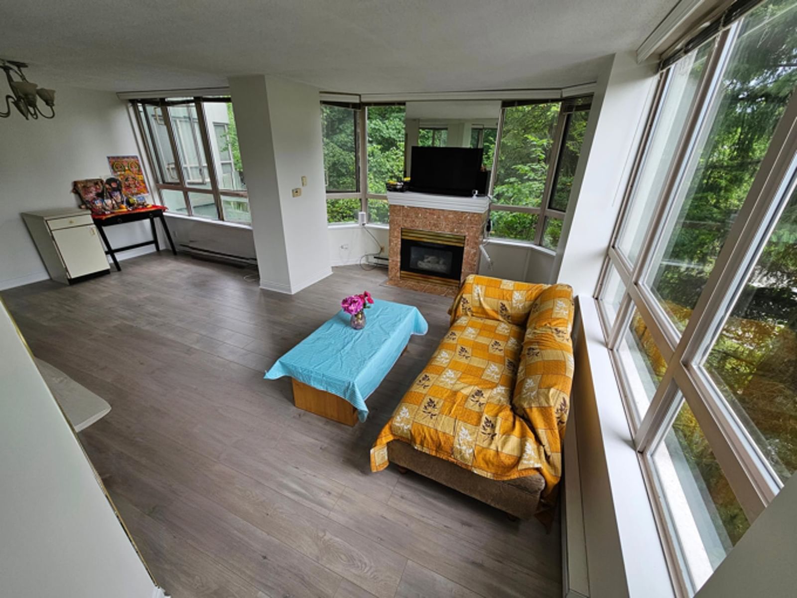 Listing Image 8