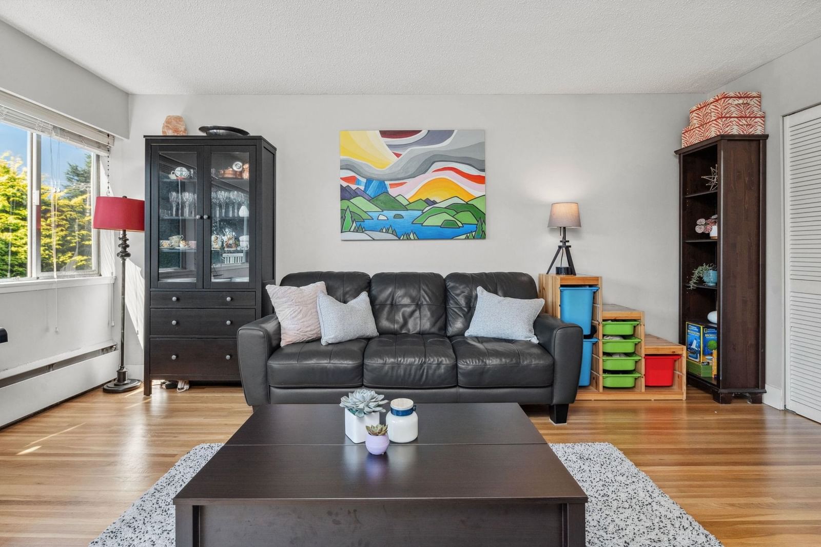 Listing Image 8
