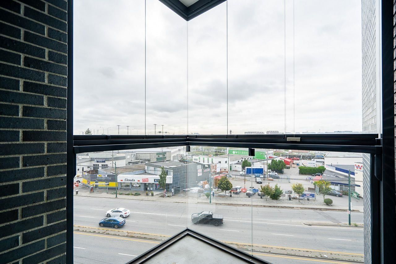 Listing Image 11