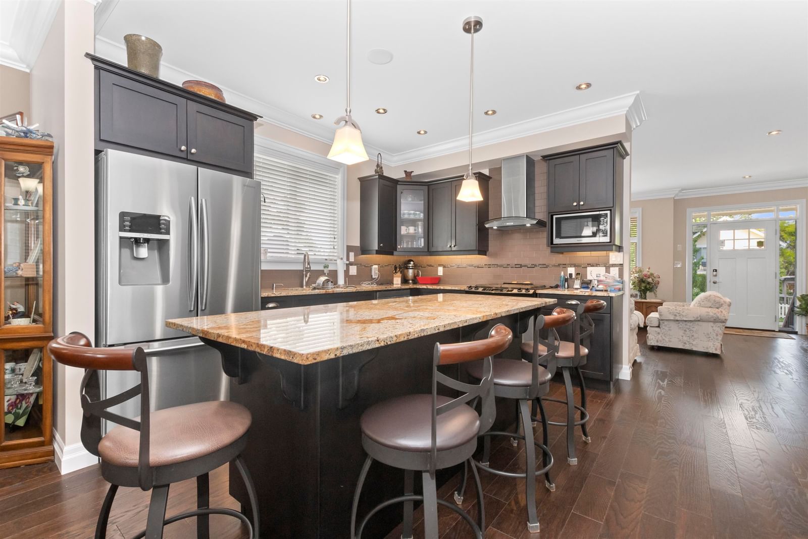 Listing Image 10