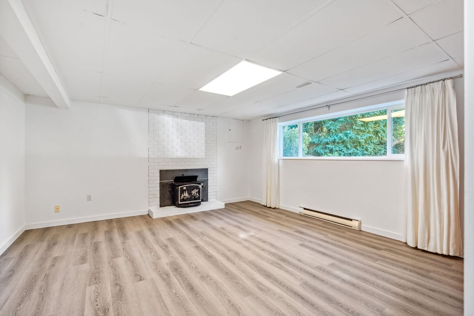 Listing Image 25