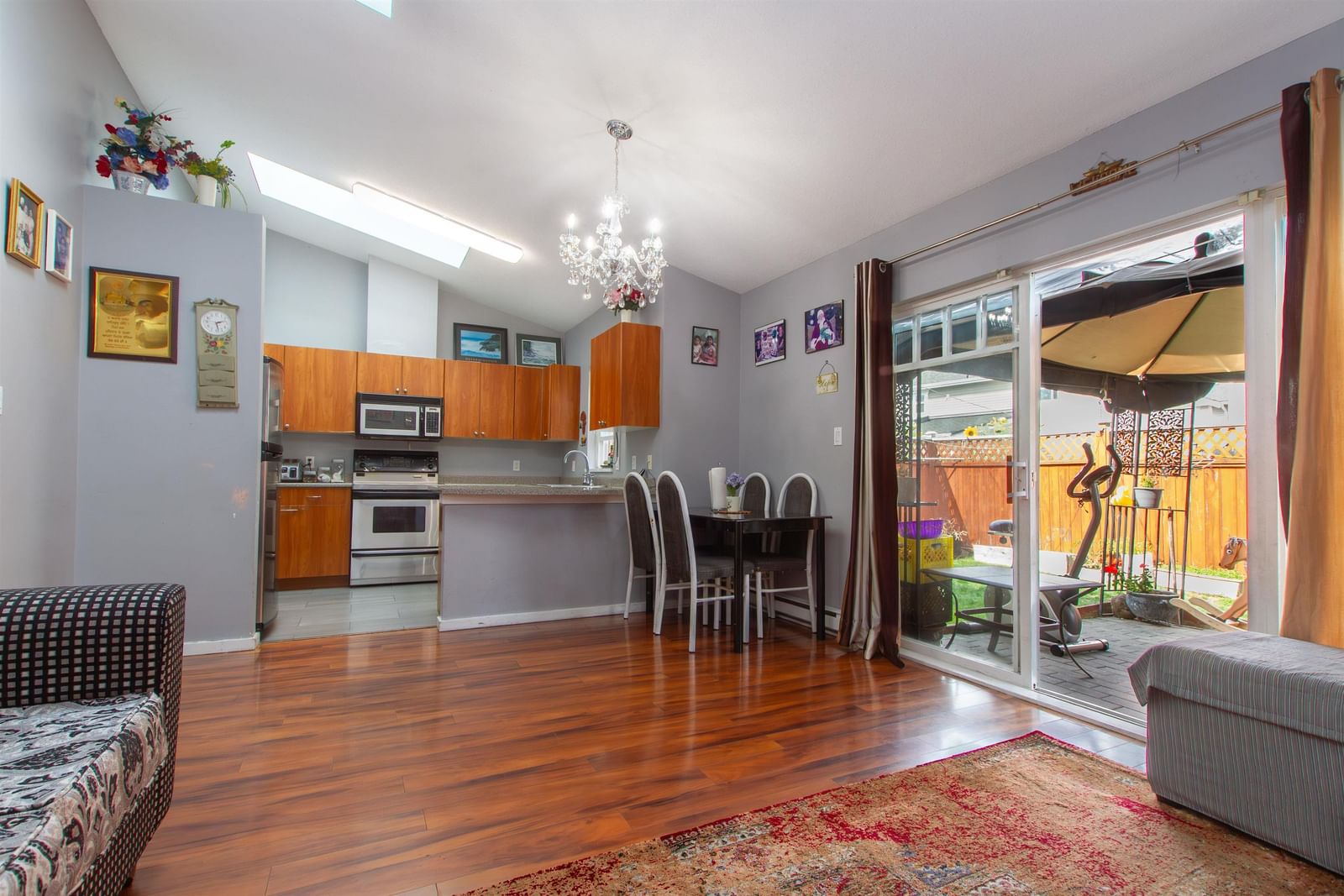 Listing Image 11
