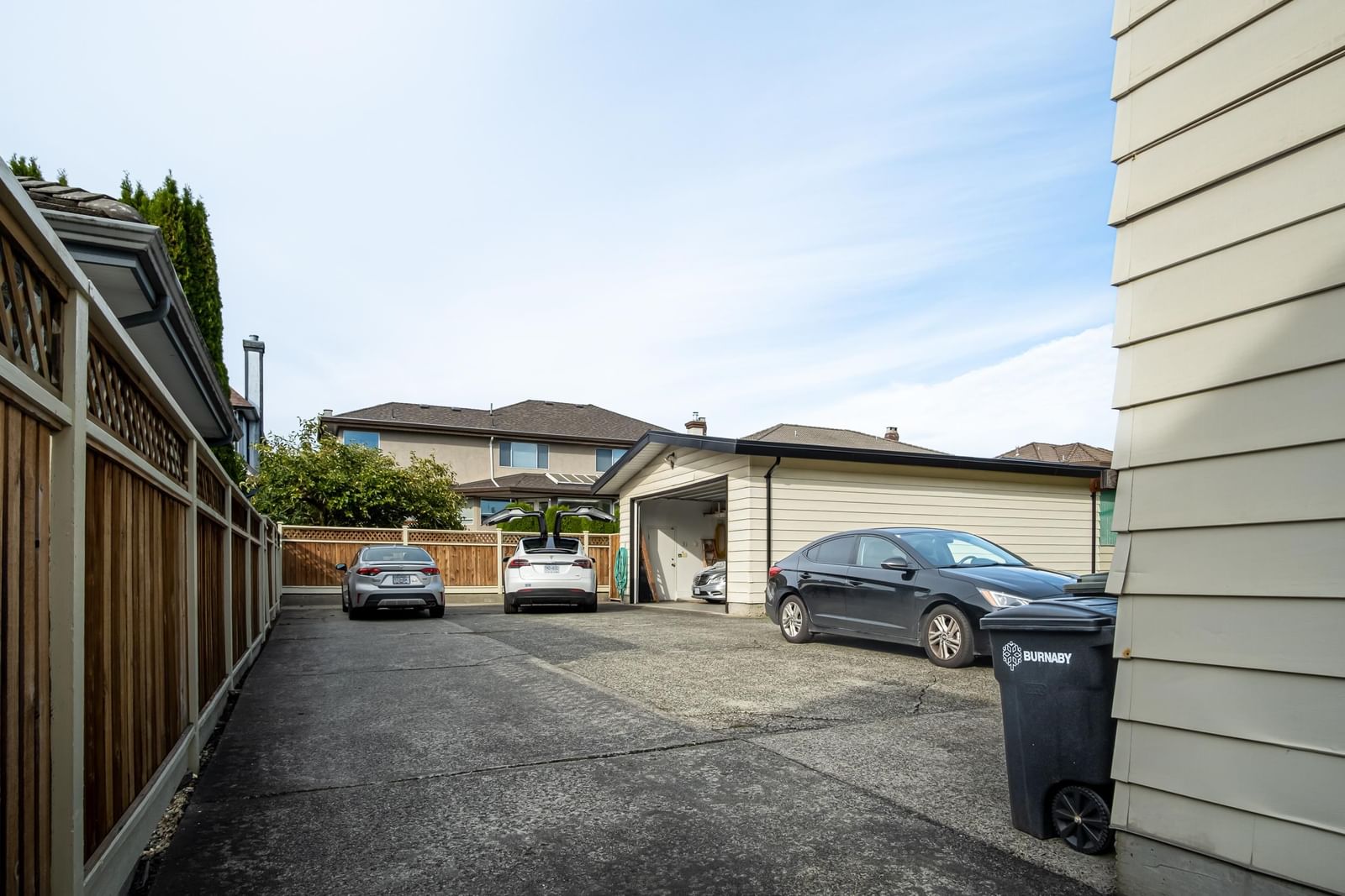 Listing Image 5