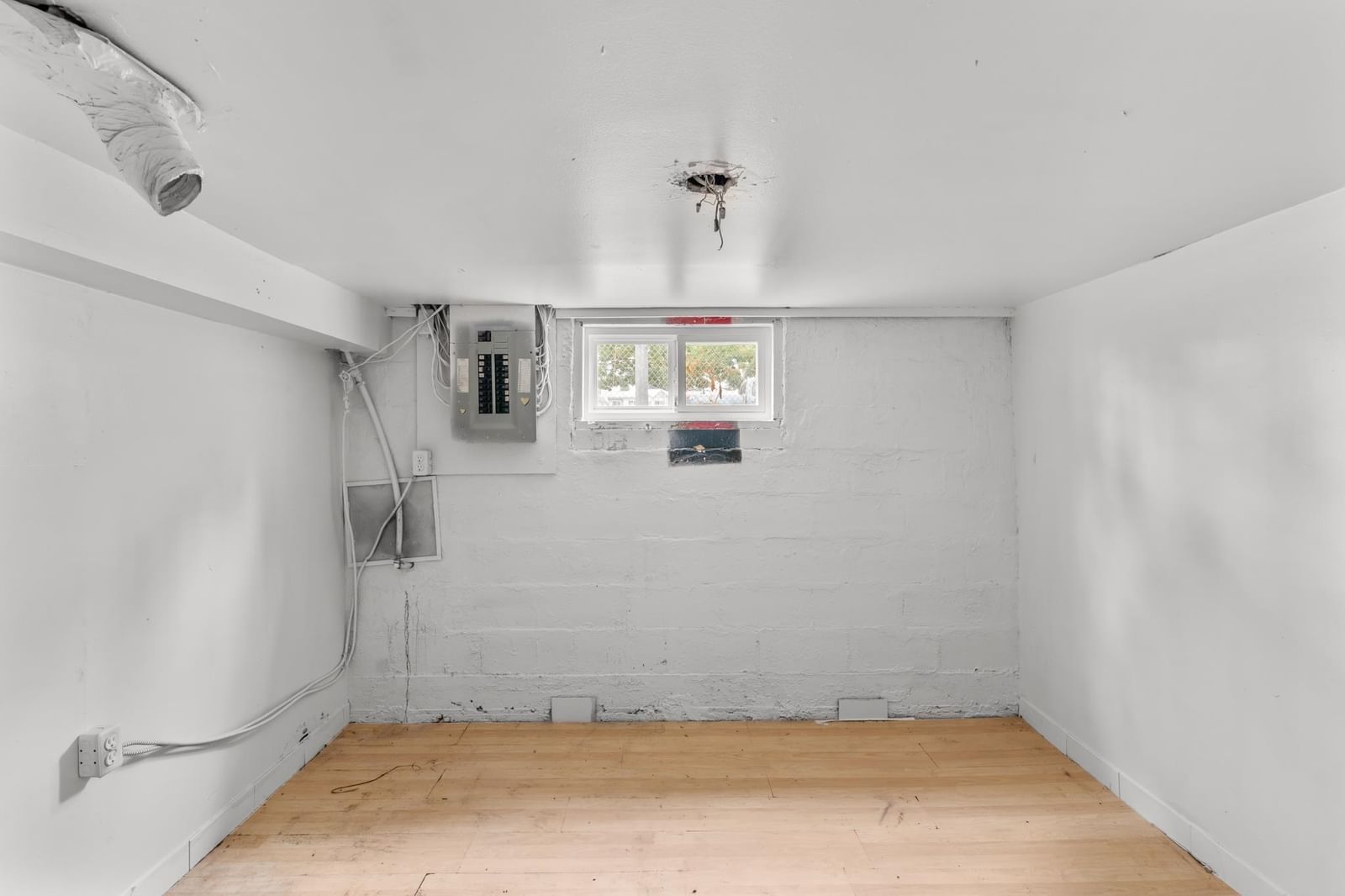 Listing Image 26