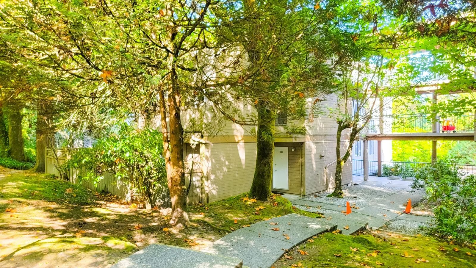 Listing Image 25