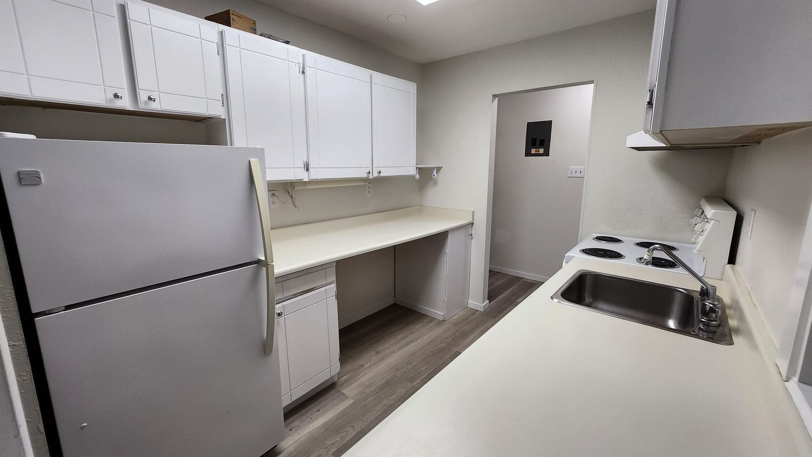 Listing Image 8