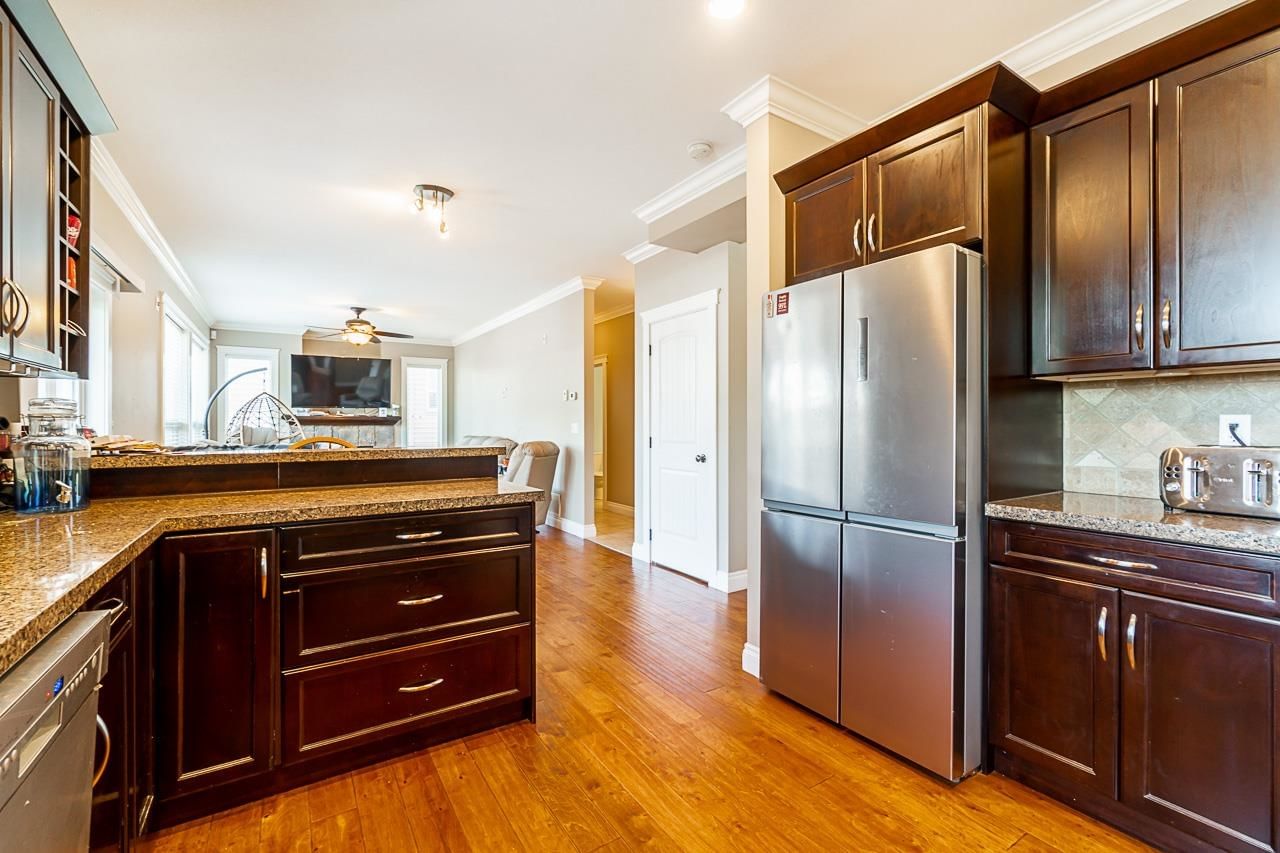 Listing Image 11