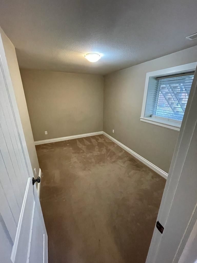 Listing Image 28