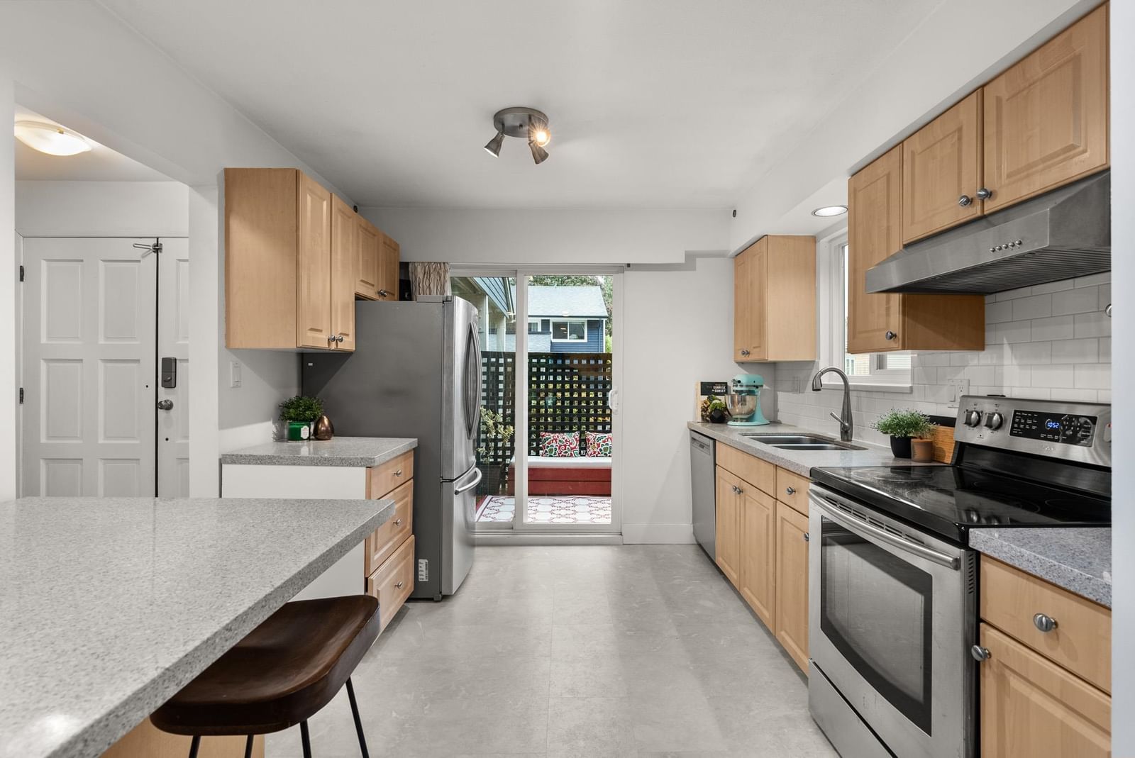 Listing Image 12