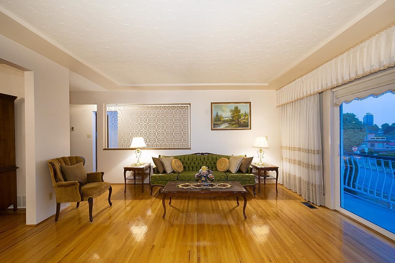Listing Image 8