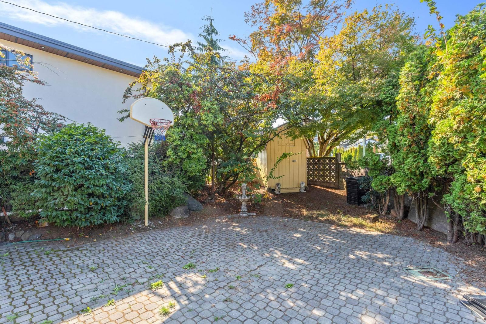 Listing Image 12