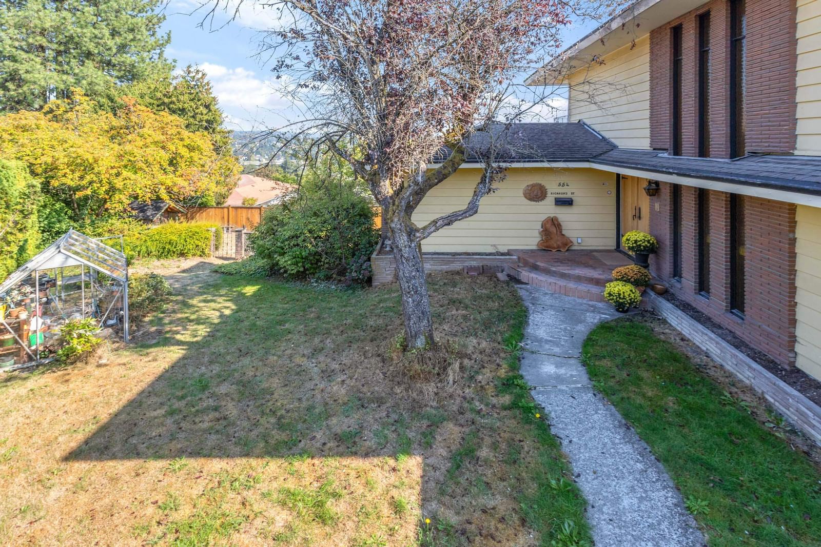 Listing Image 9