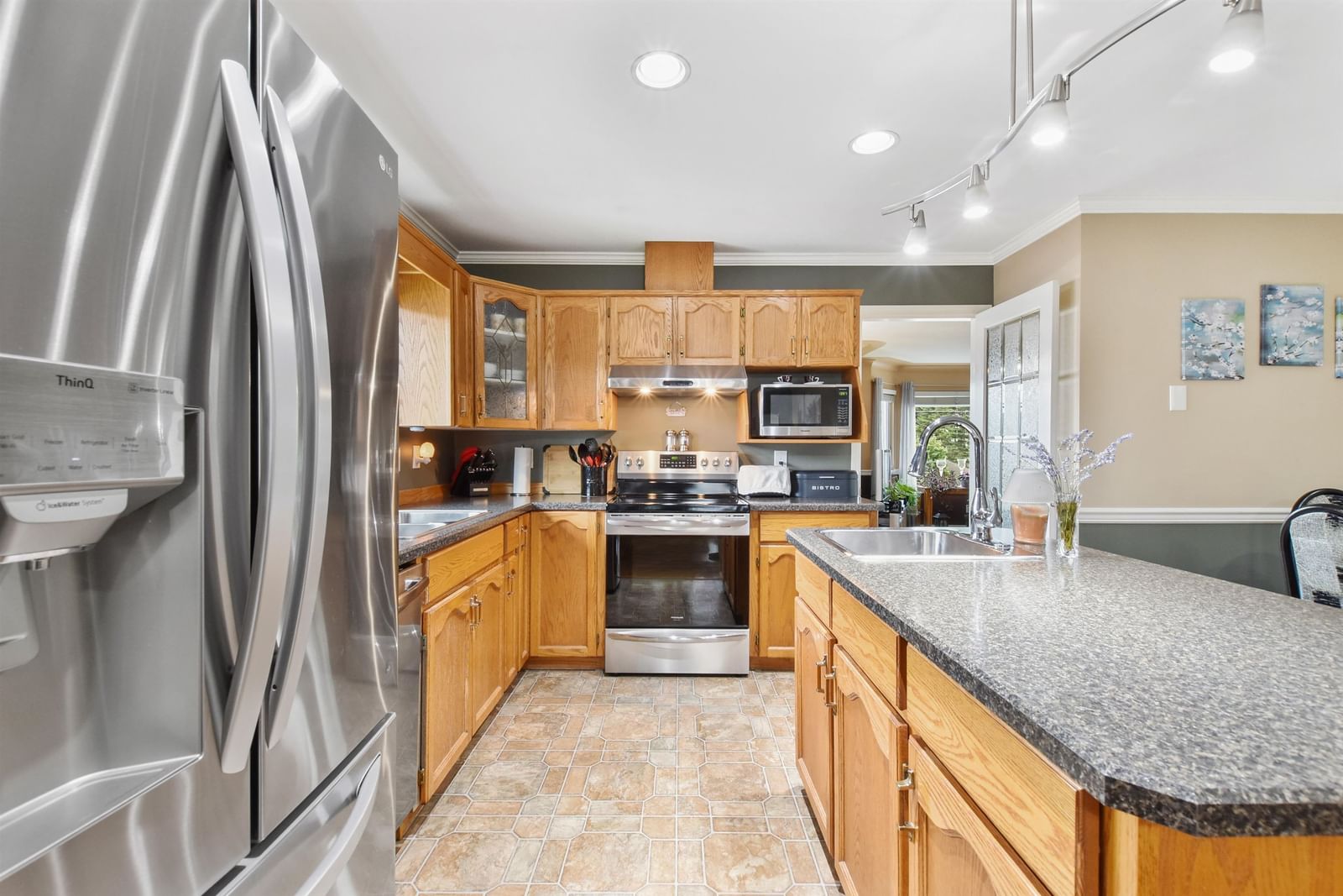 Listing Image 12