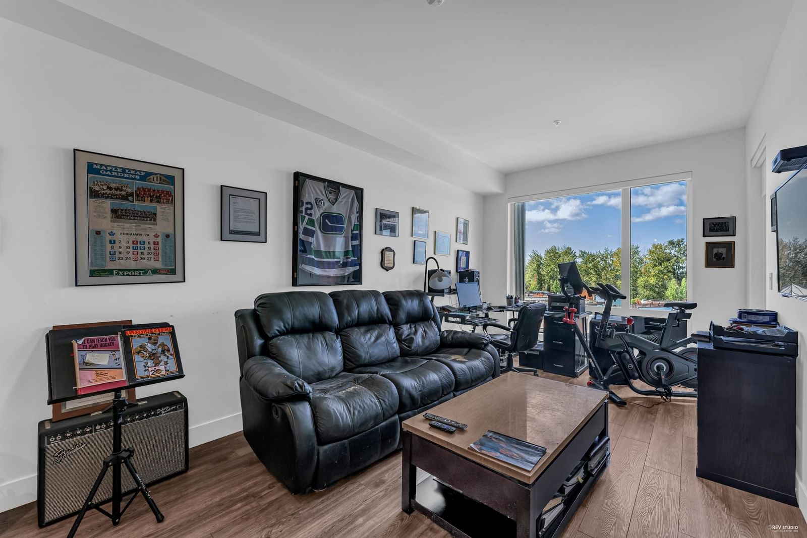 Listing Image 8