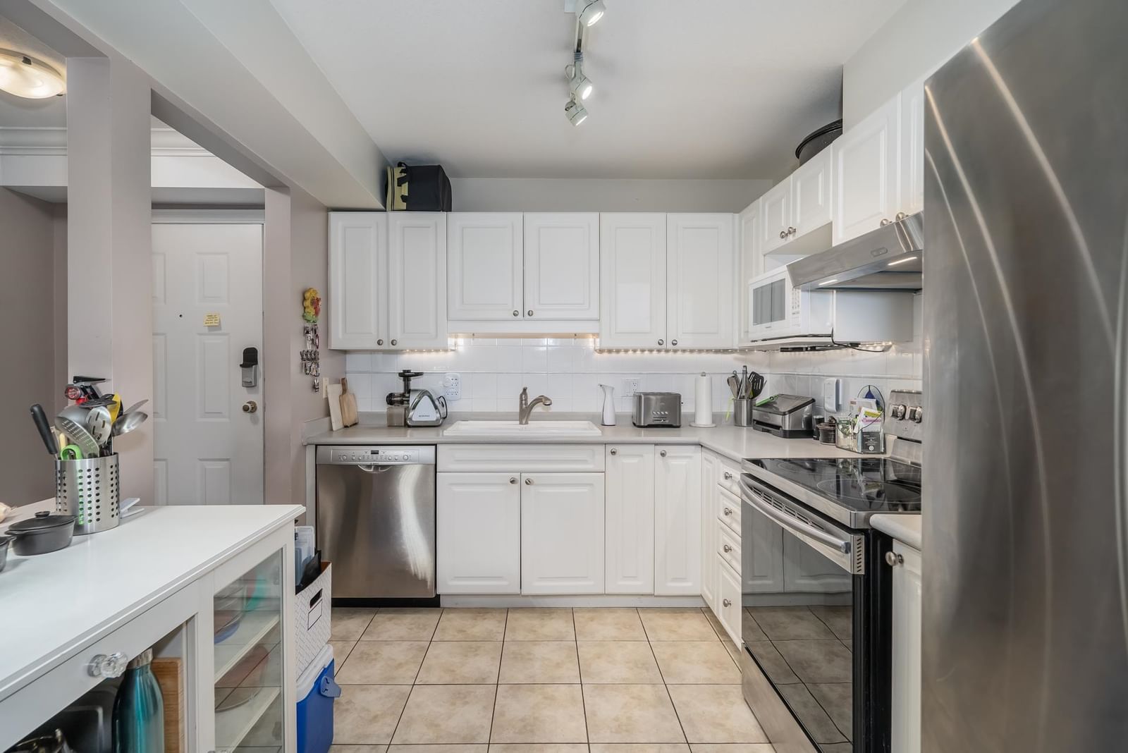 Listing Image 8