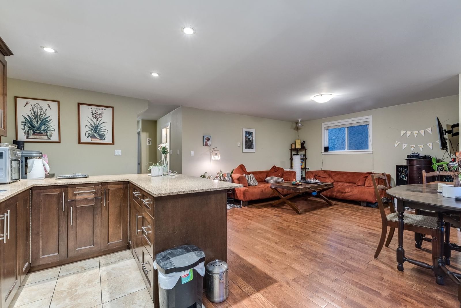 Listing Image 8