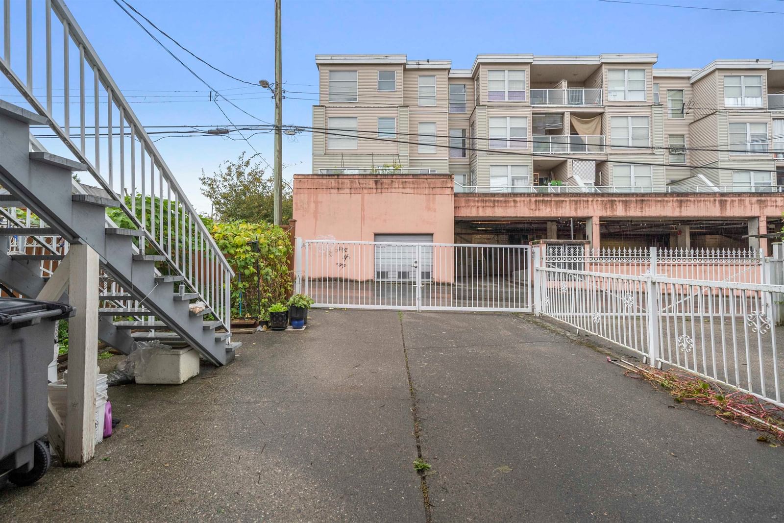 Listing Image 19