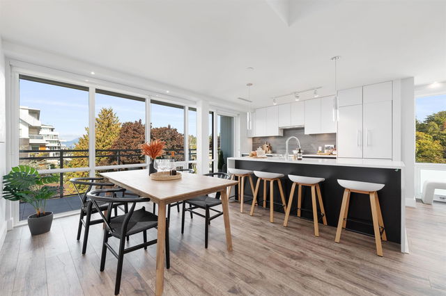 402 - 5118 Cambie Street