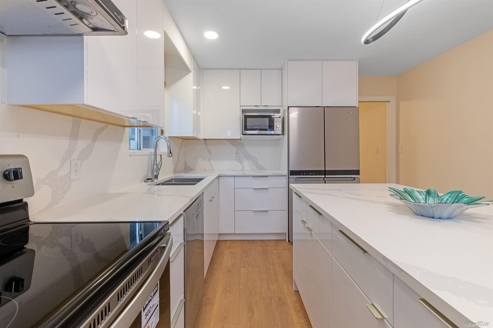Listing Image 12