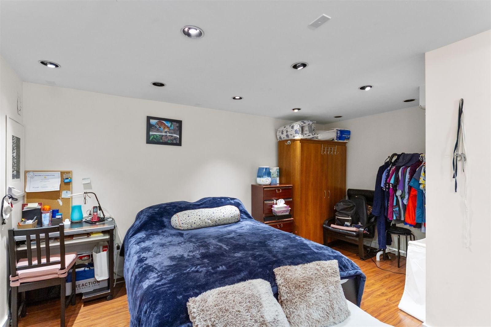 Listing Image 15