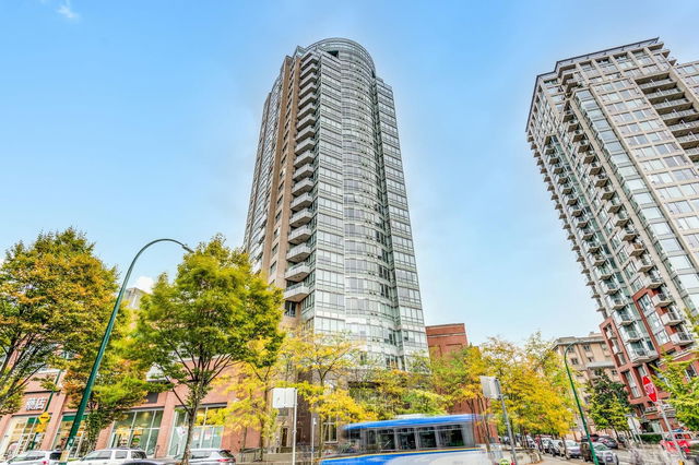 1006 - 63 Keefer Place
