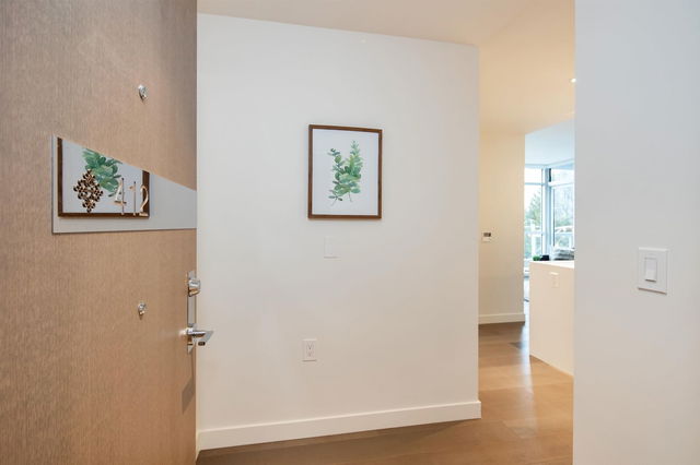 412 - 5189 Cambie Street
