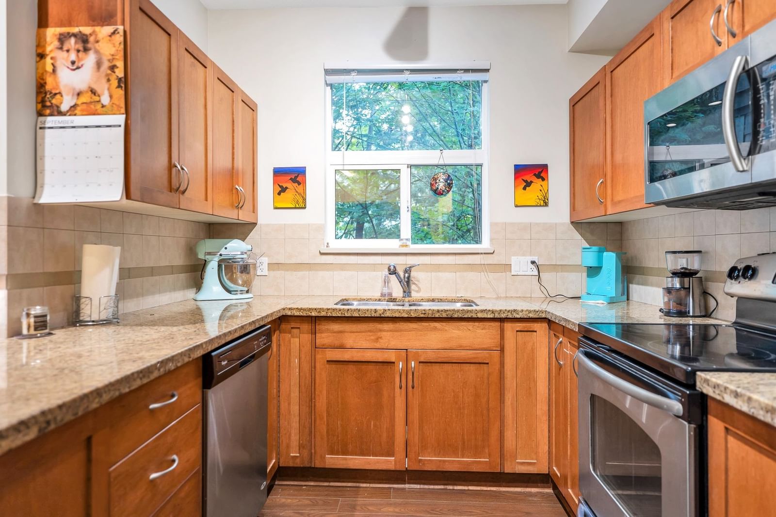 Listing Image 7