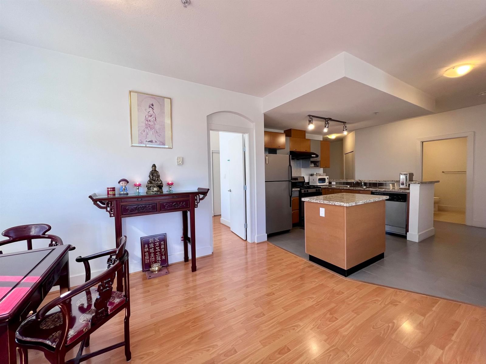 Listing Image 9