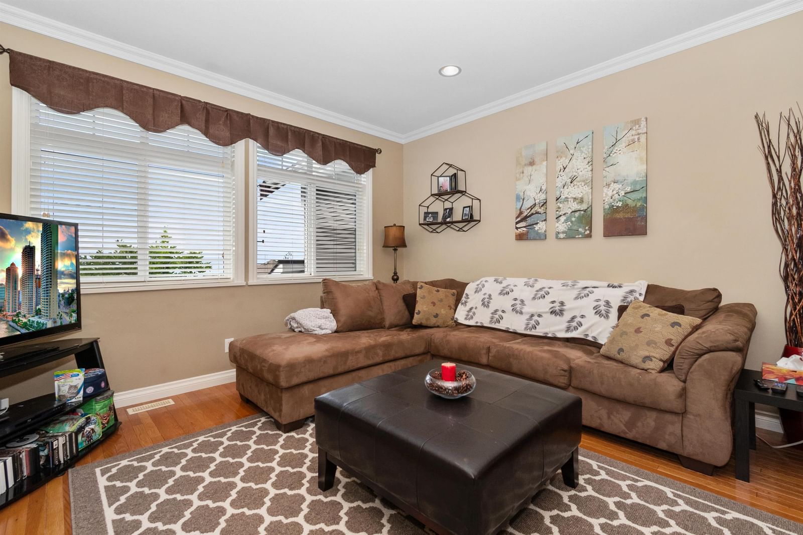 Listing Image 12