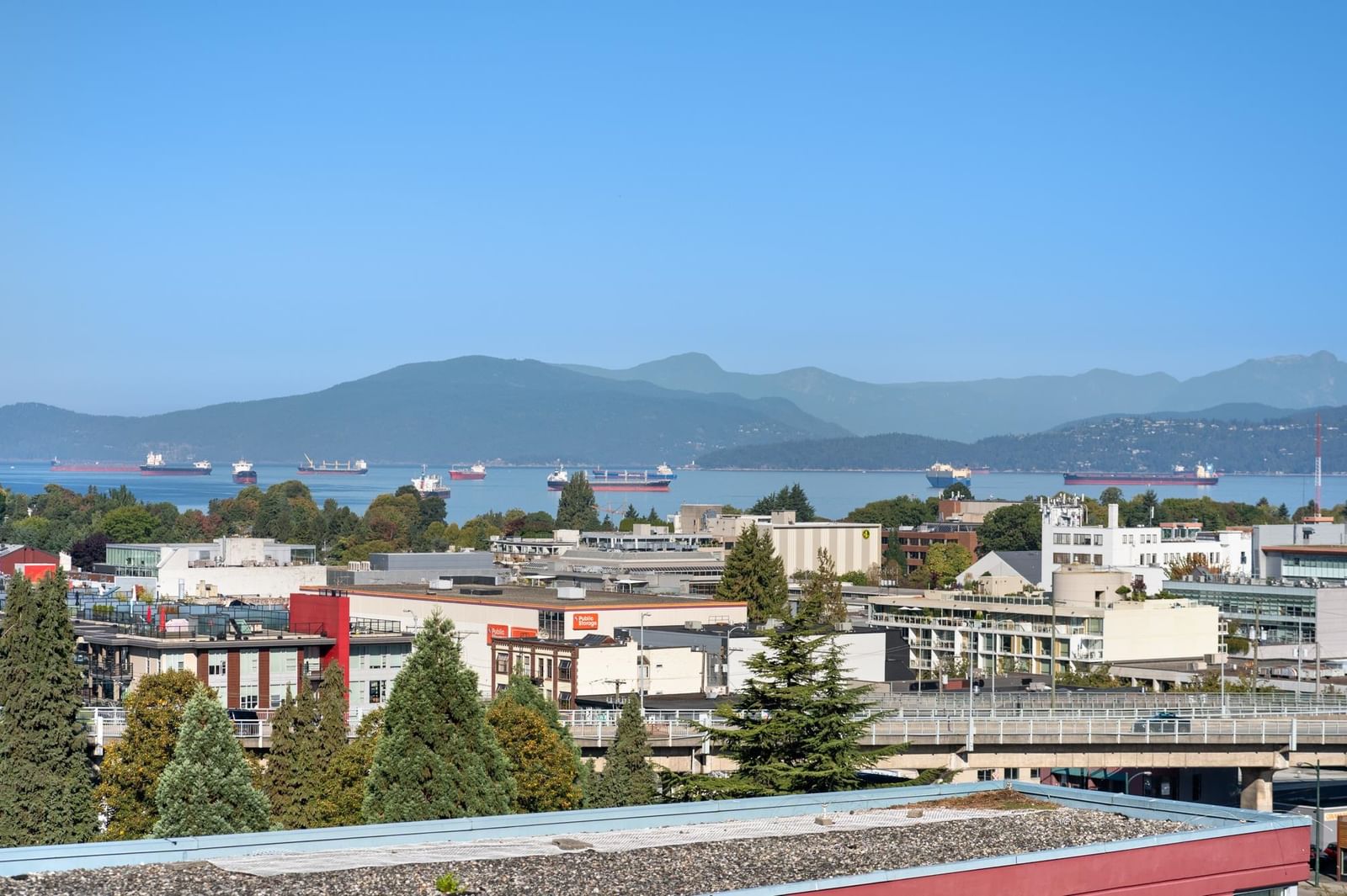 Listing Image 11