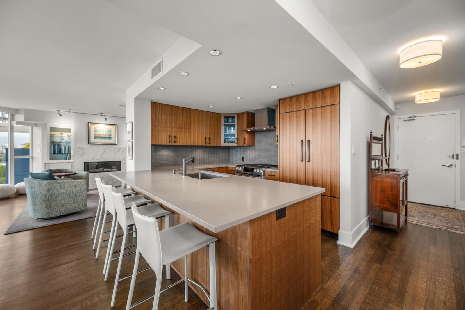 Listing Image 15