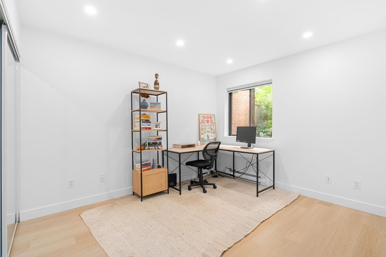 Listing Image 20