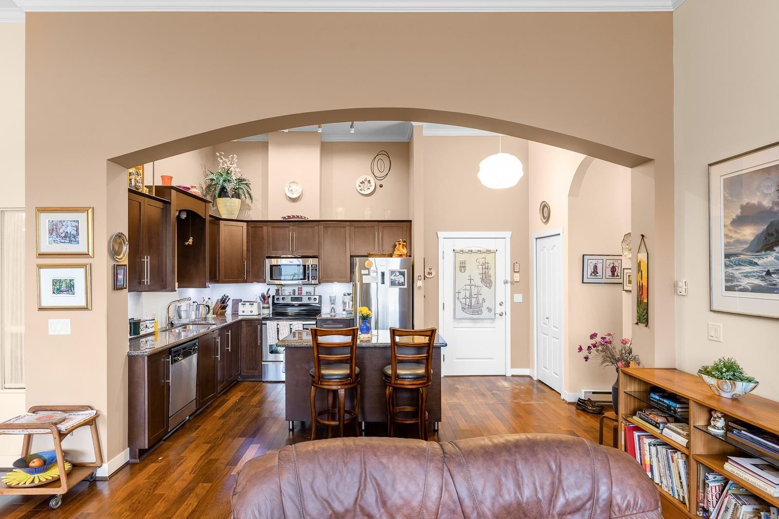 Listing Image 6