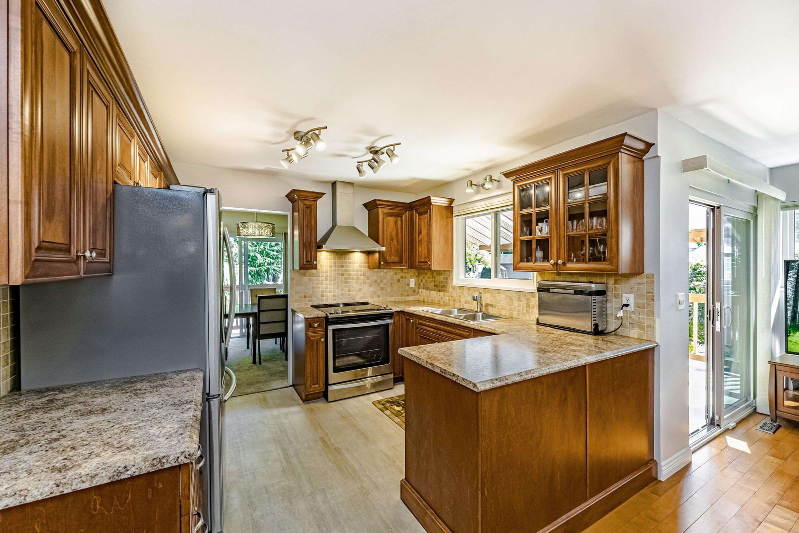 Listing Image 13