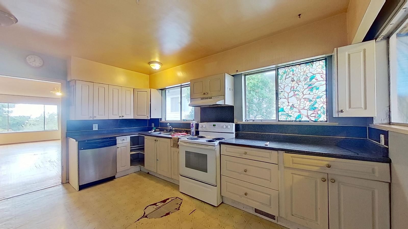 Listing Image 14