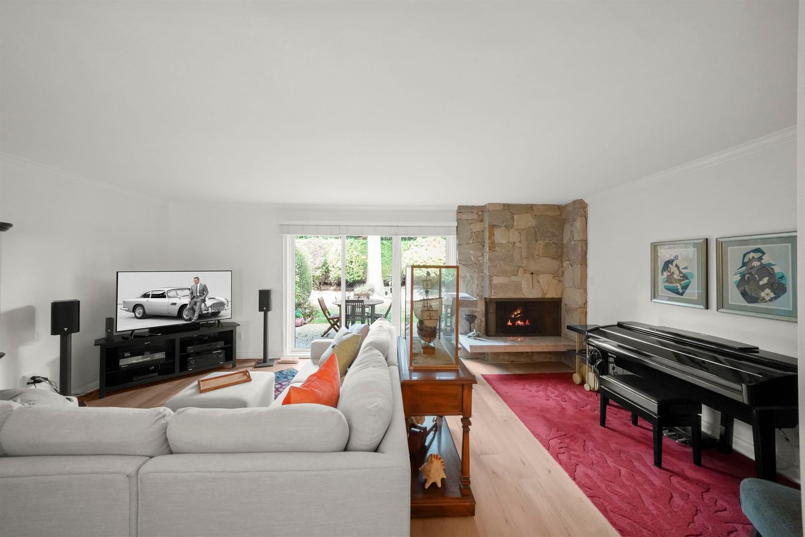 Listing Image 10