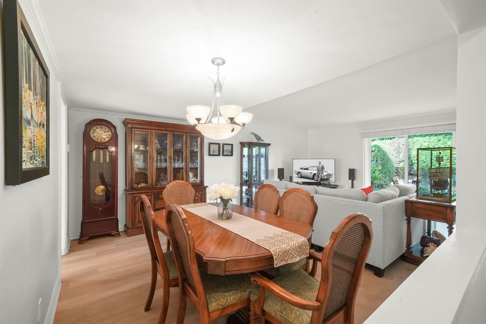 Listing Image 12
