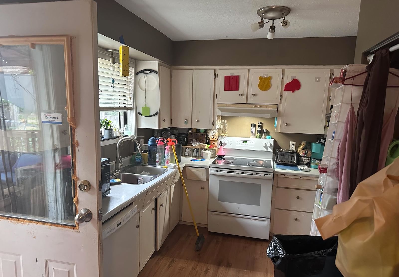 Listing Image 10