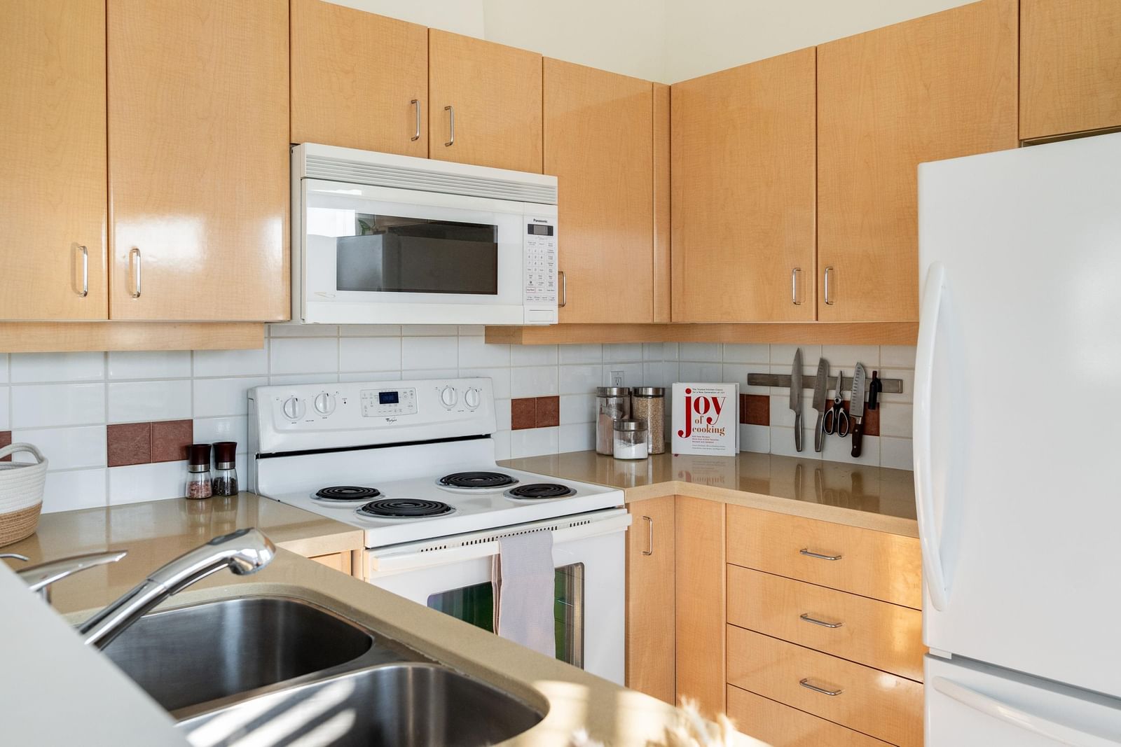 Listing Image 14