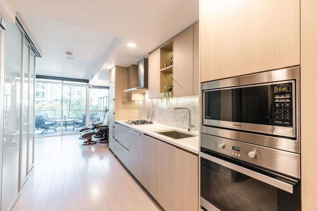 303 - 433 Marine Drive