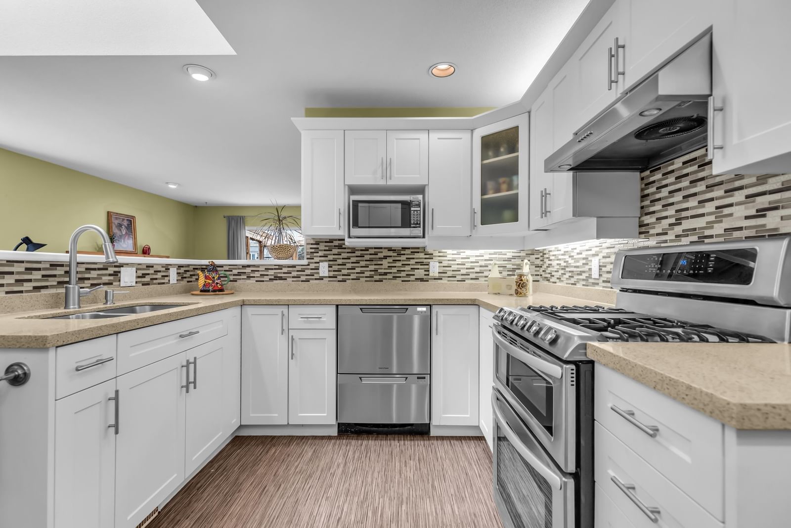 Listing Image 12