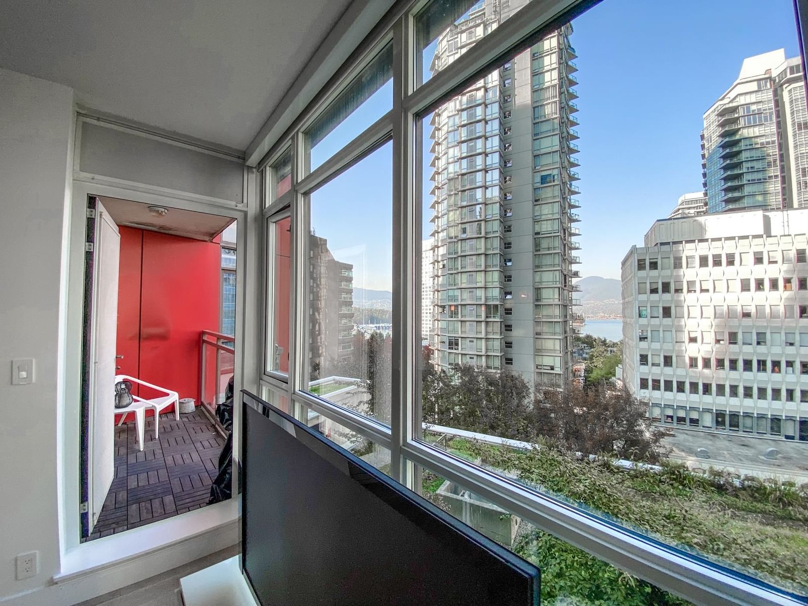 Listing Image 10