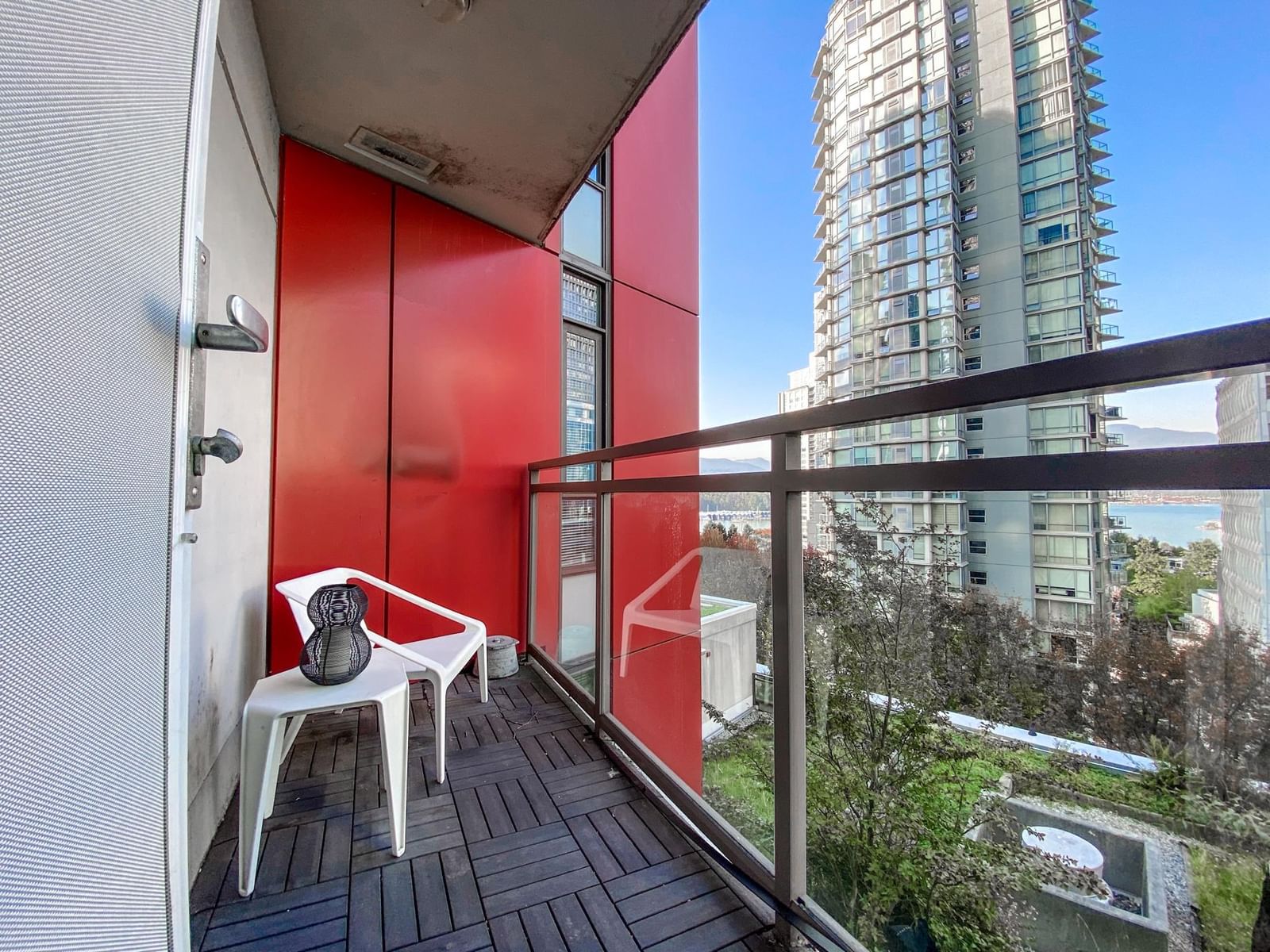 Listing Image 11