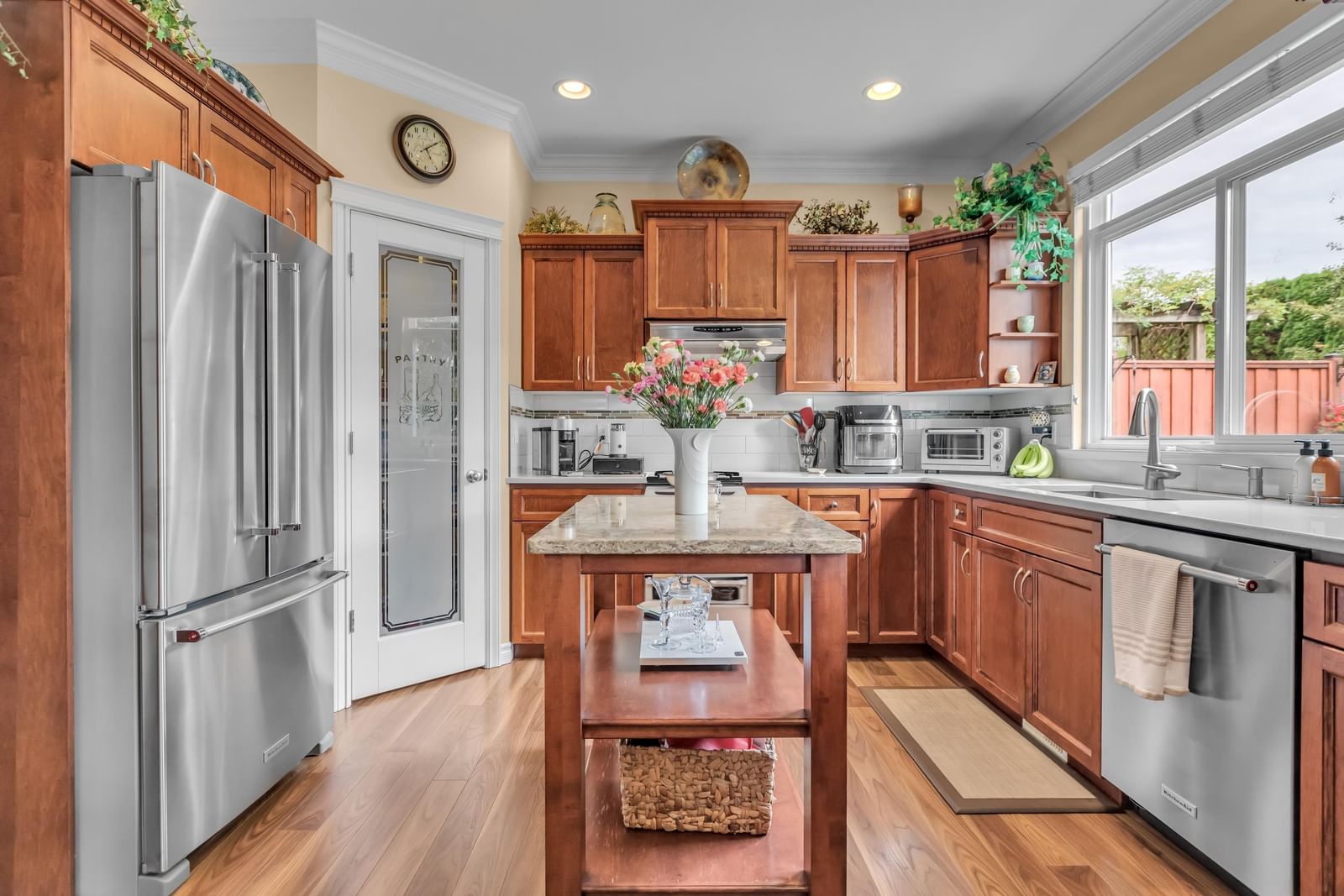 Listing Image 10