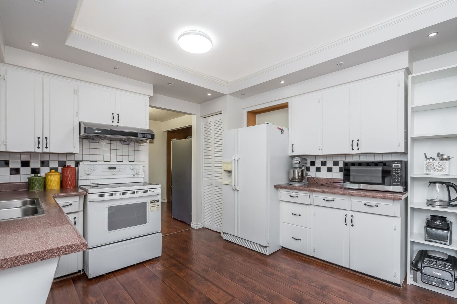 Listing Image 13