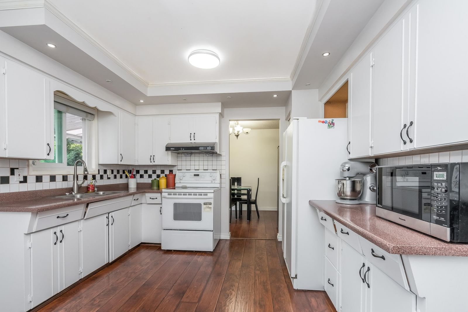 Listing Image 15
