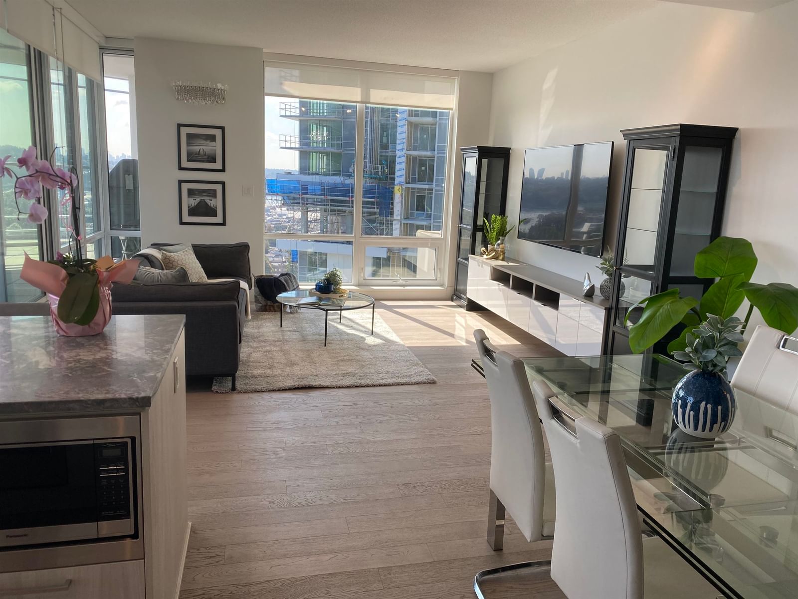 Listing Image 11