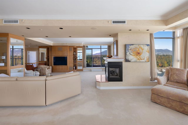 PH3 - 1790 Bayshore Drive